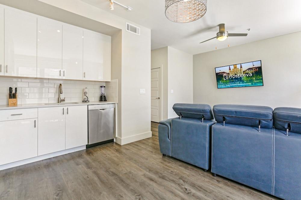 Modern Condos in California Building by Hosteeva photo 90