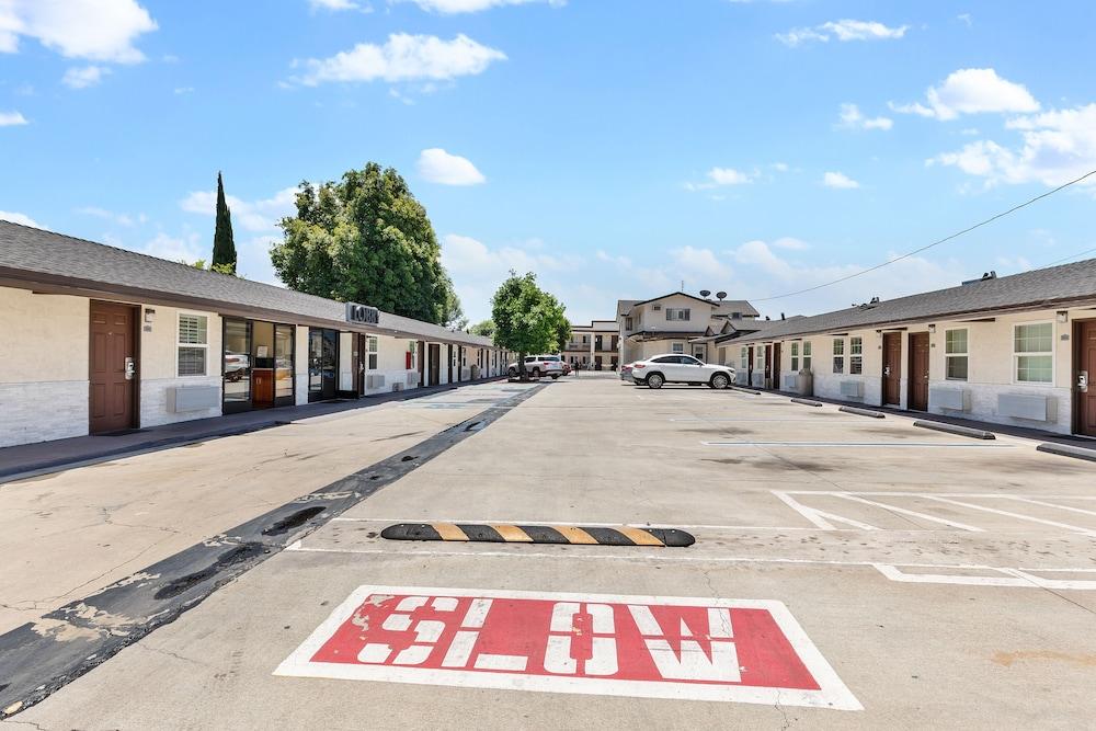 Le Blanc Inn & Suites photo 42
