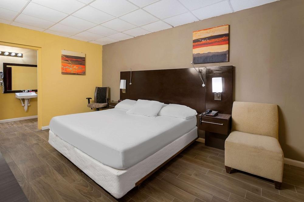 Econo Lodge Gretna - New Orleans photo 15