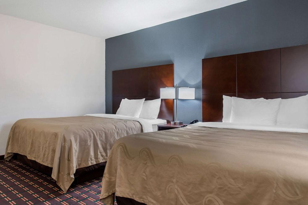 New Prague Inn & Suites photo 44