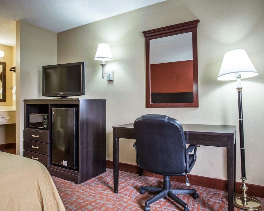 Quality Inn & Suites Monroe photo 29