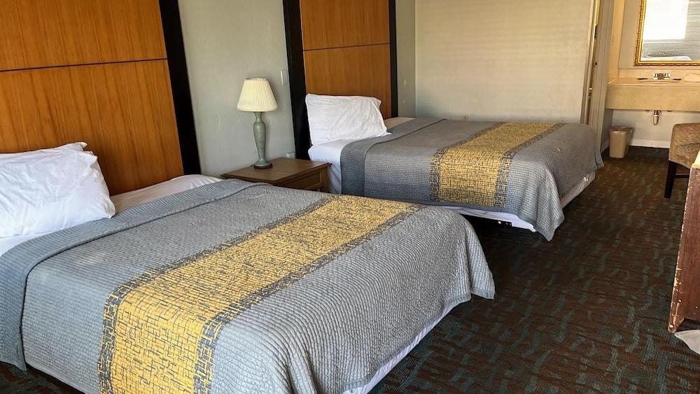 Apm Inn and Suite photo 22