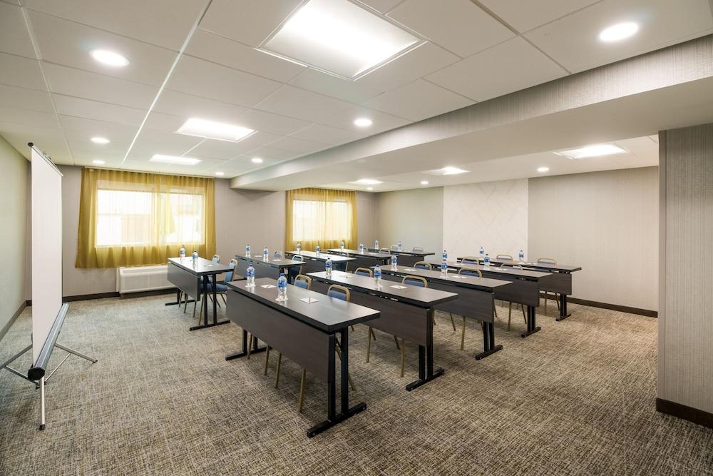 SpringHill Suites by Marriott Dallas NW Hwy/I35E photo 43