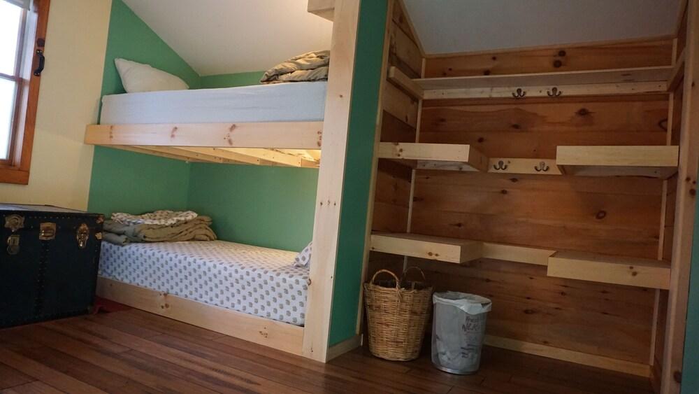 Upscale Hostel by Lake George & Gore Mtn photo 3
