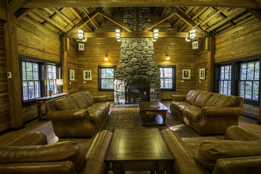 Lake McDonald Lodge - Inside the Park photo 24