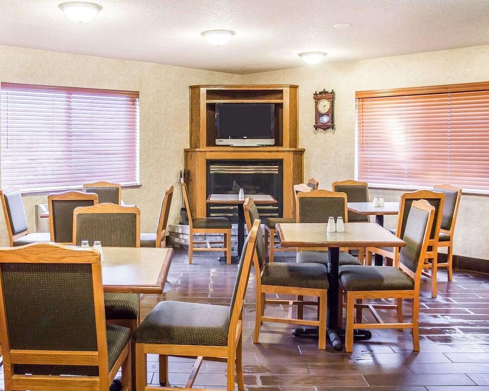 Quality Inn & Suites Sturgeon Bay photo 26
