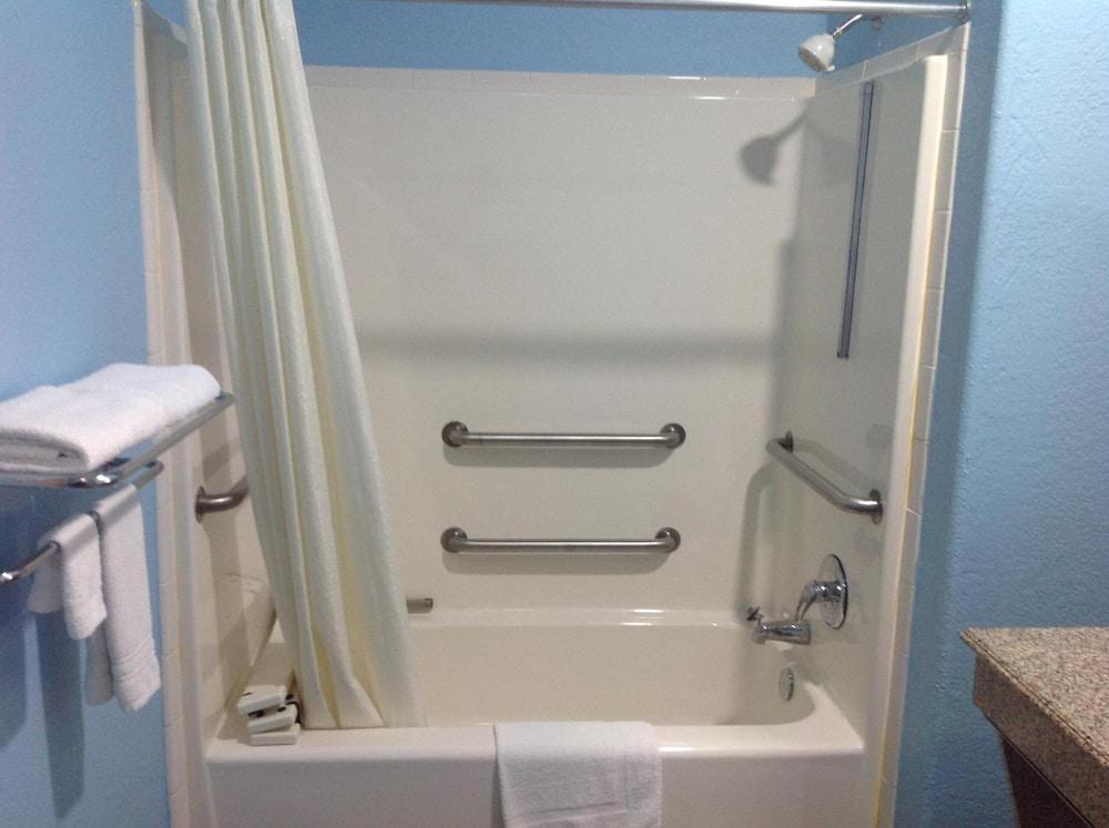 Budget Inn photo 26