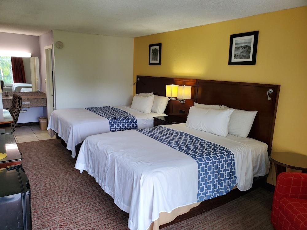Econo Inn photo 2