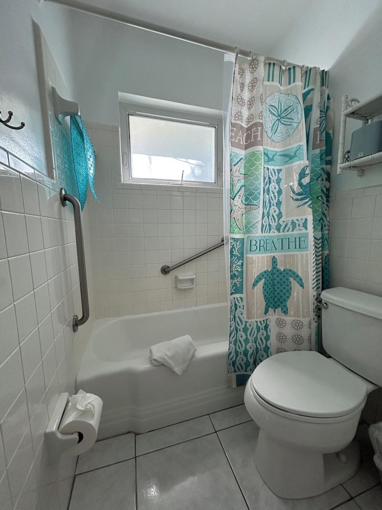 Bahama Beach Club Pompano photo 51