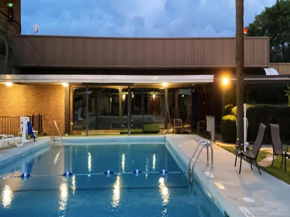 Rodeway Inn photo 3