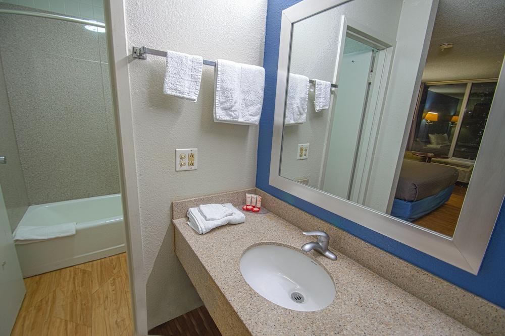 121 Motel photo 28