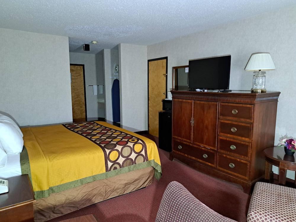 Regency Inn photo 7