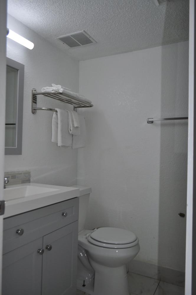 Apm Inn and Suite photo 35