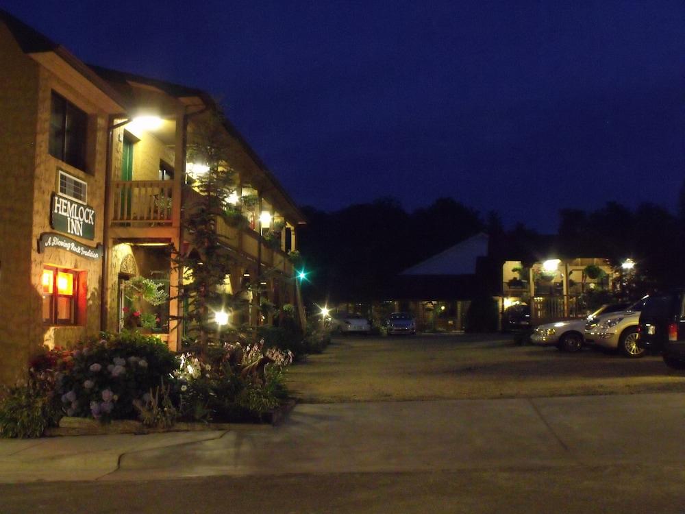 Hemlock Inn photo 8