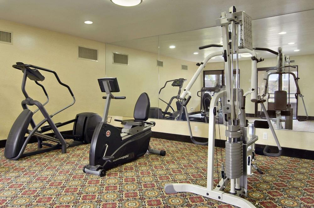 Travelodge by Wyndham Commerce Los Angeles Area photo 24
