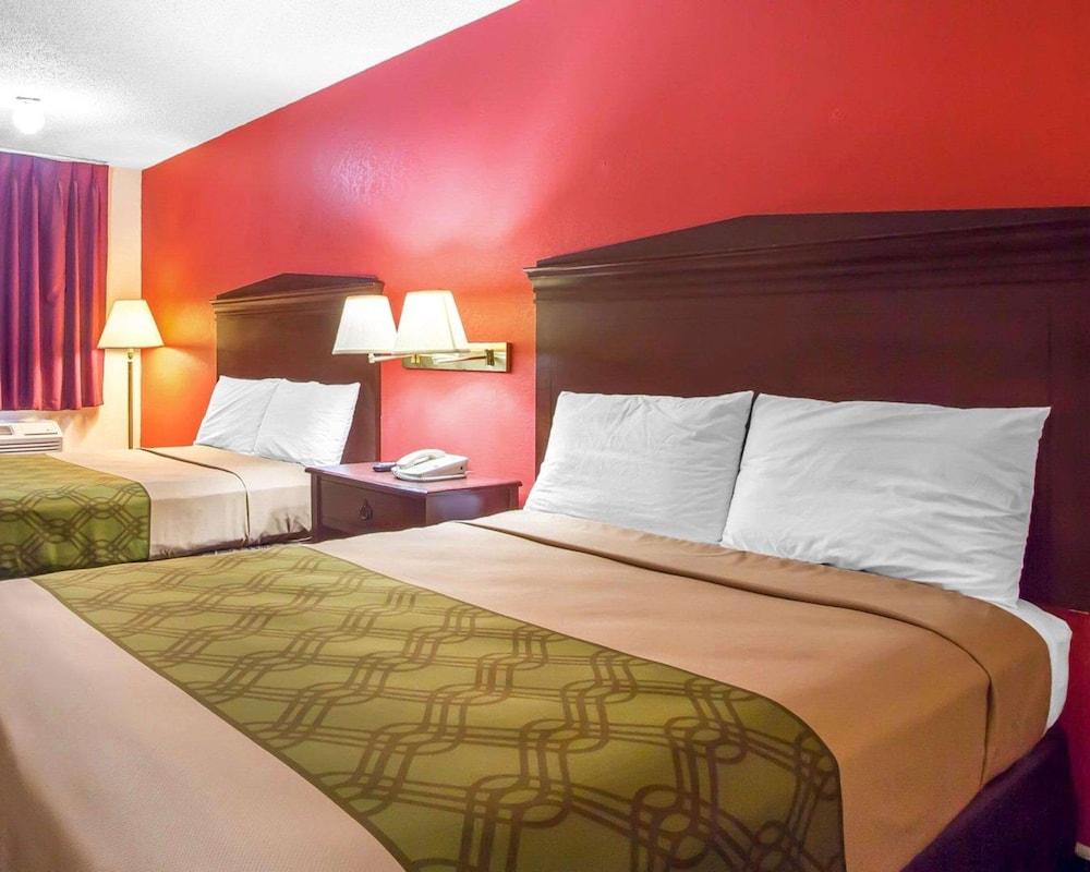 Econo Lodge Lanett photo 5