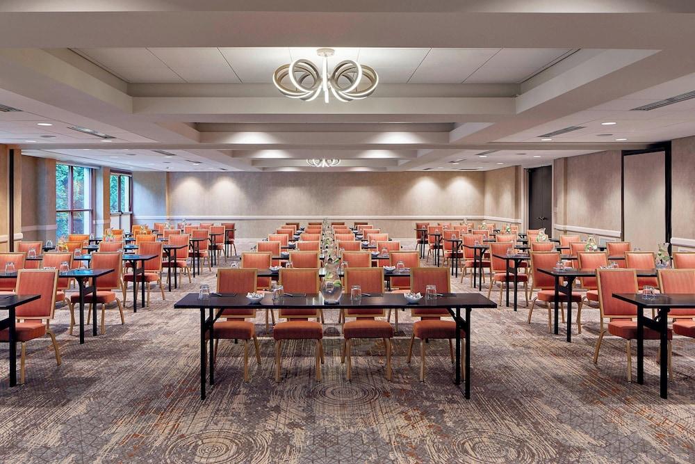 Renaissance Asheville Downtown Hotel photo 53