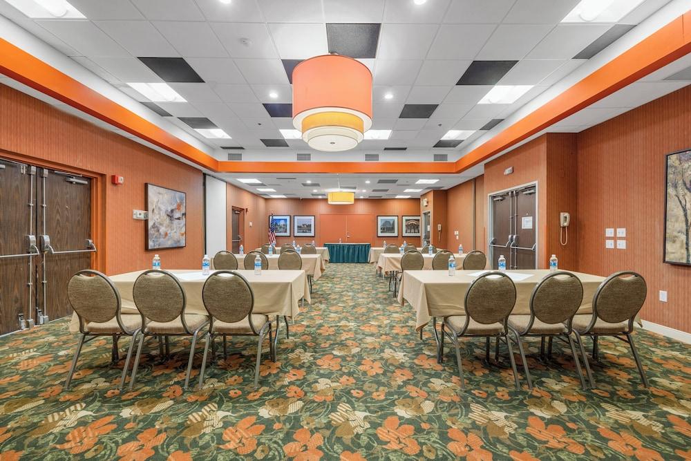 Forest Park Hotel by MDR photo 16