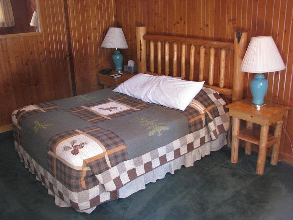 Evergreen Motel photo 5