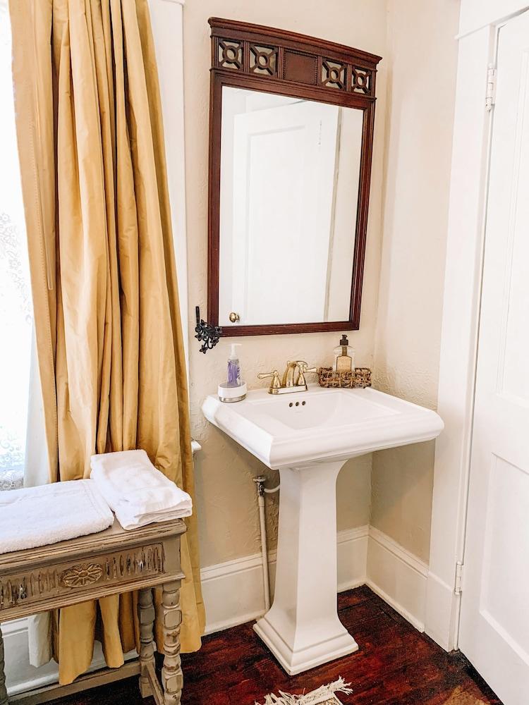Park Place Inn and Cottages photo 39