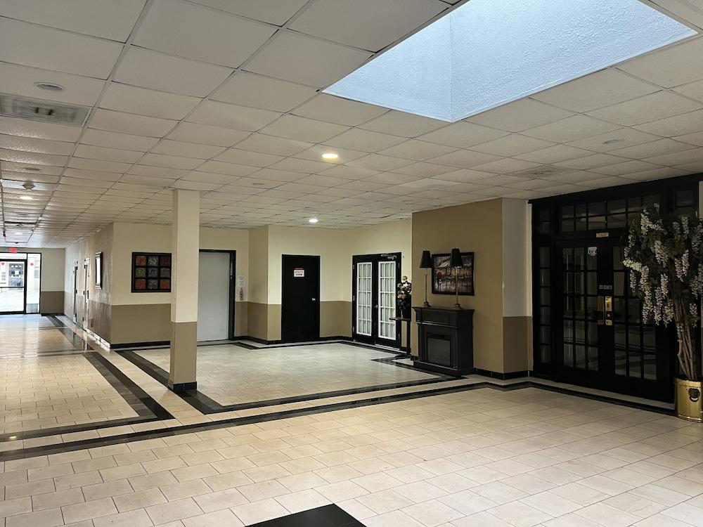 Homestay Inn and suites photo 2