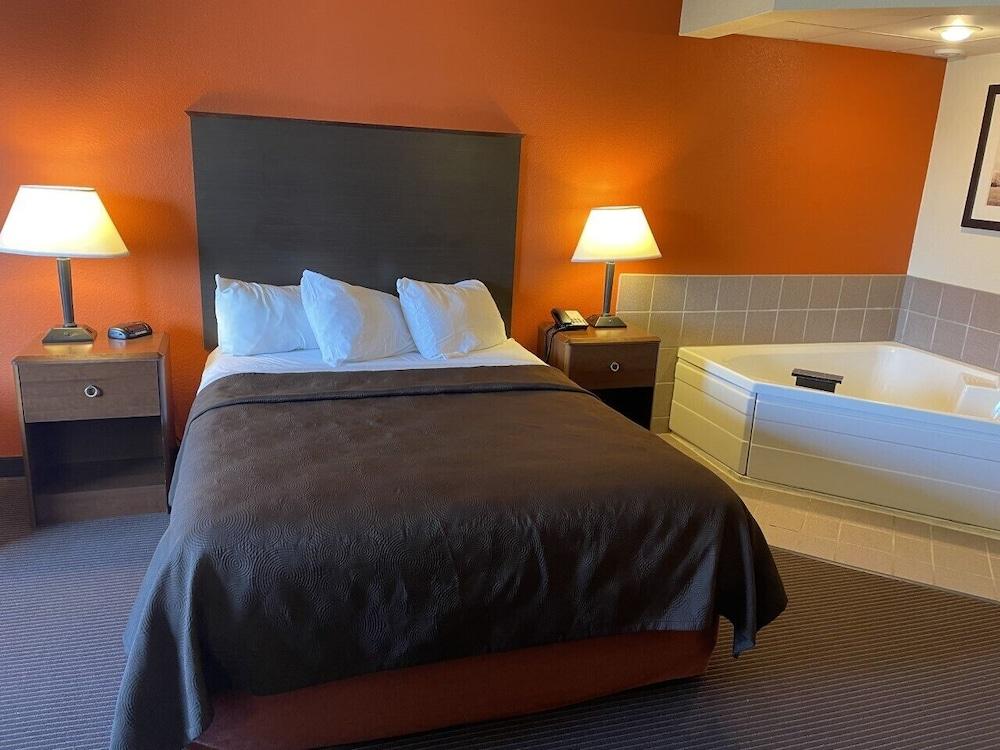 AmericInn by Wyndham Minocqua photo 51