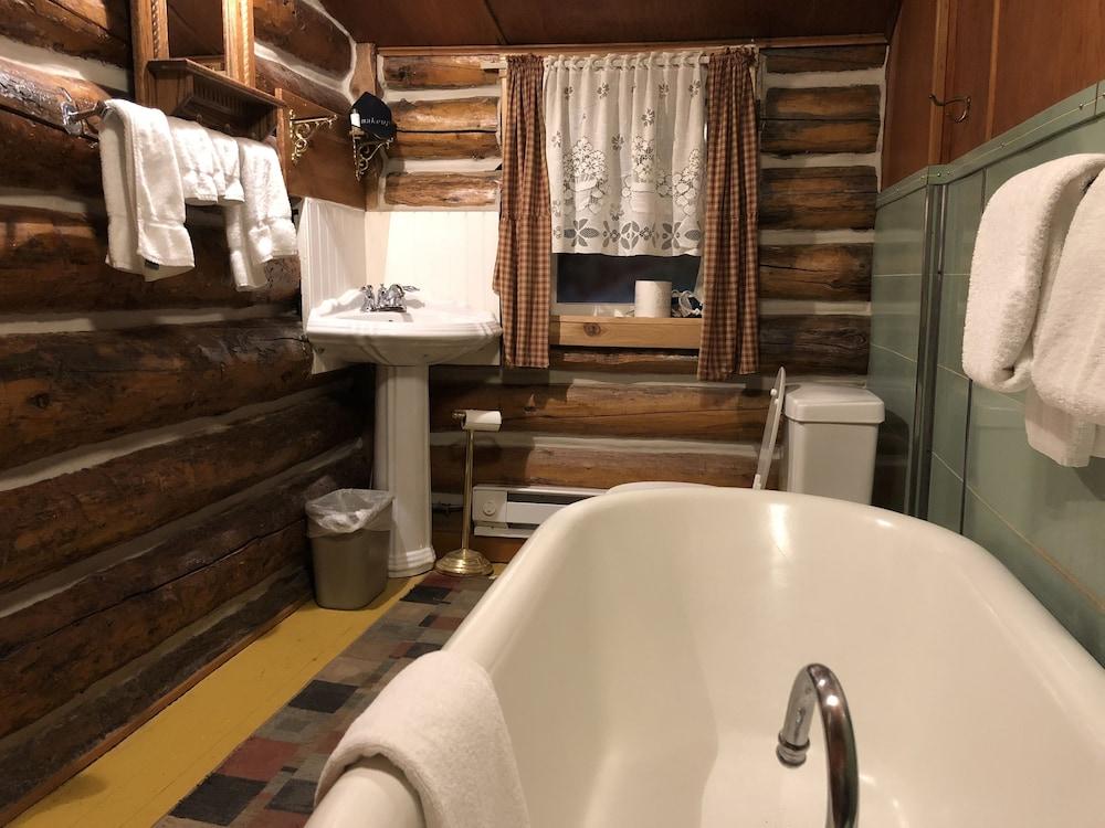 The Historic Madison Hotel Motel photo 90