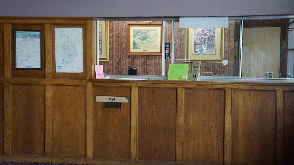 Travelers Inn photo 26