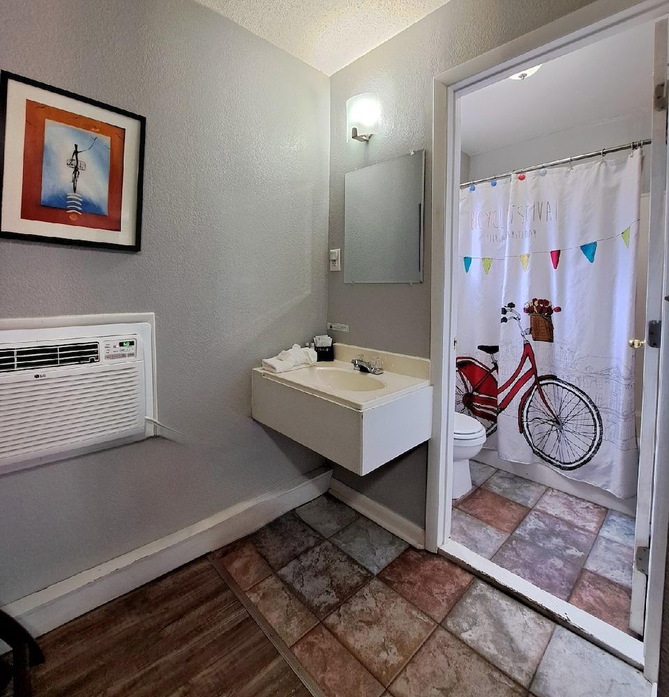 Buffalo Lodge Bicycle Resort photo 83