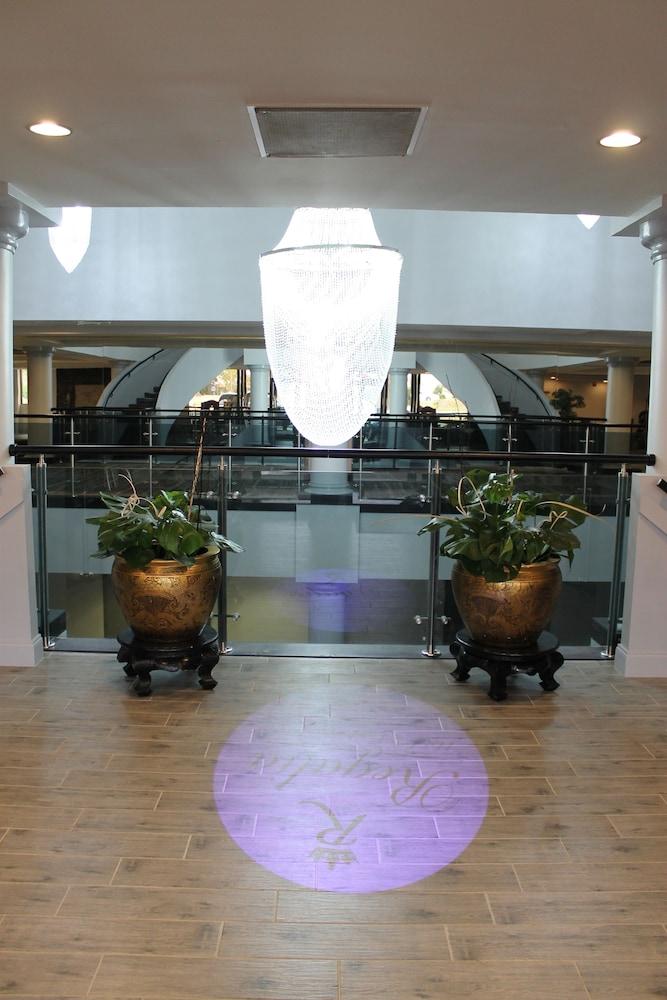 Regalia Hotel & Conference Center photo 35