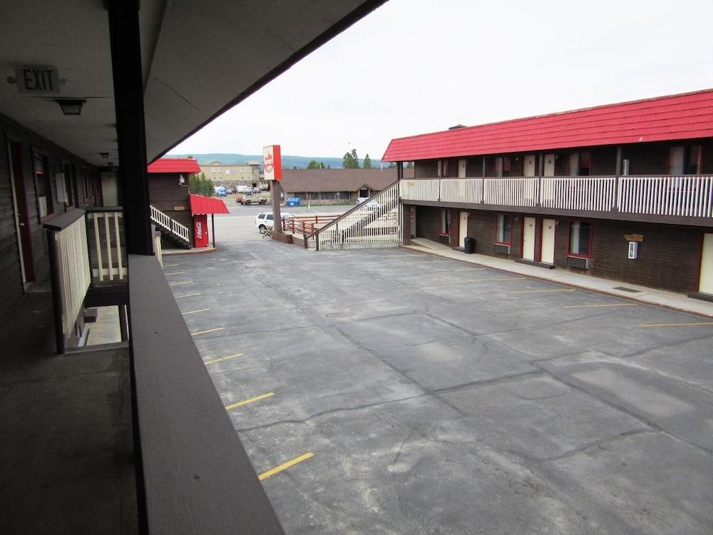 Traveler's Lodge photo 37