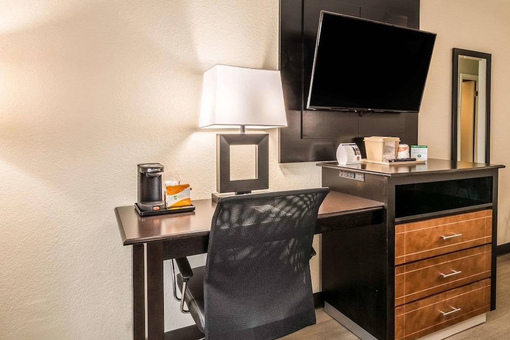 Quality Inn Pensacola North photo 10