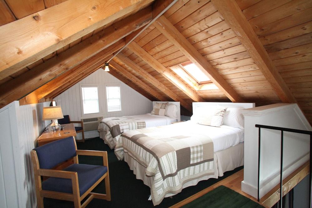 Glen Cove Inn & Suites photo 6