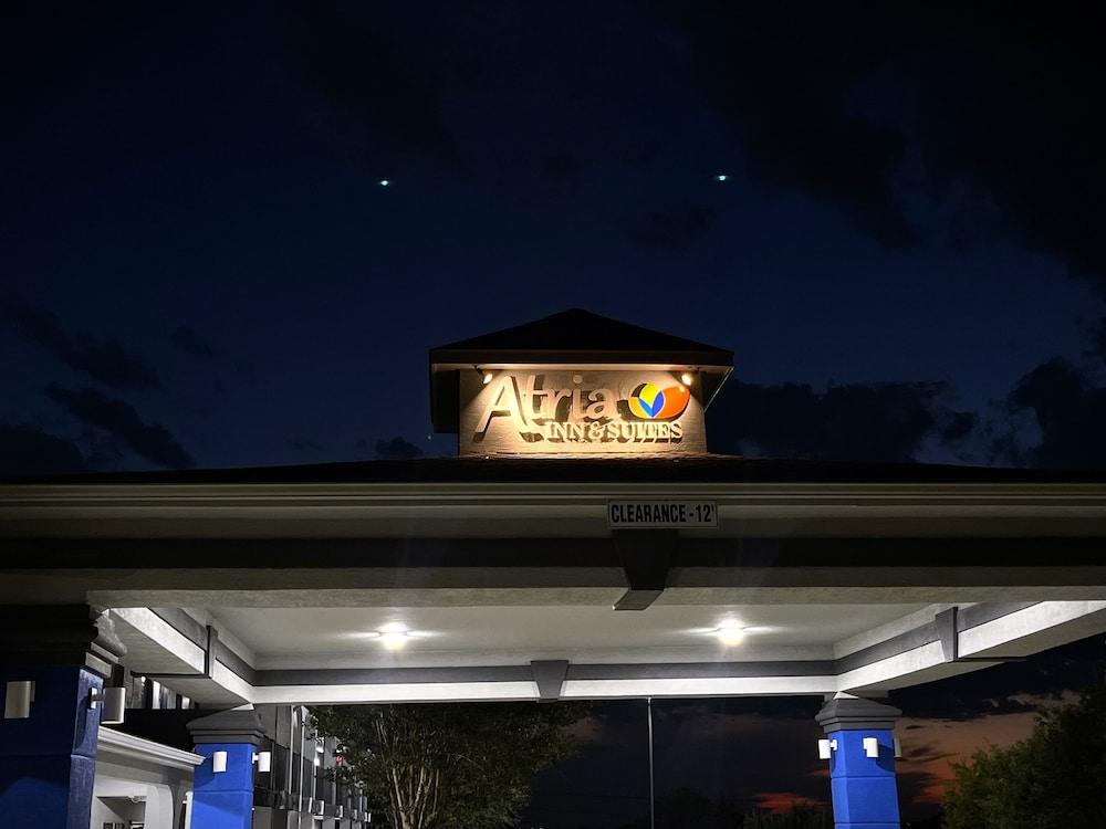 Atria Inn & Suites photo 16