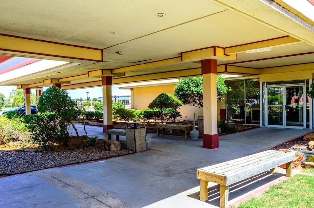Executive Inn Hotel & Conference Centre photo 16