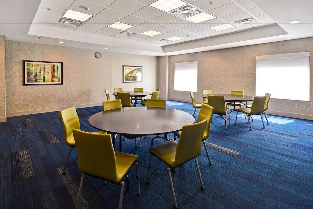 Holiday Inn Express & Suites Schererville by IHG photo 33