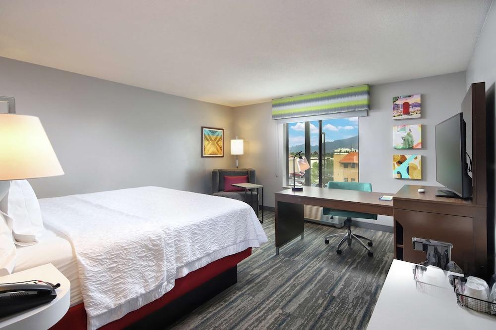 Hampton Inn & Suites Tucson East/Williams Center photo 12