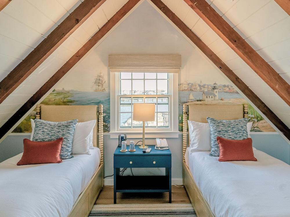 The Cottages at Nantucket Boat Basin photo 17