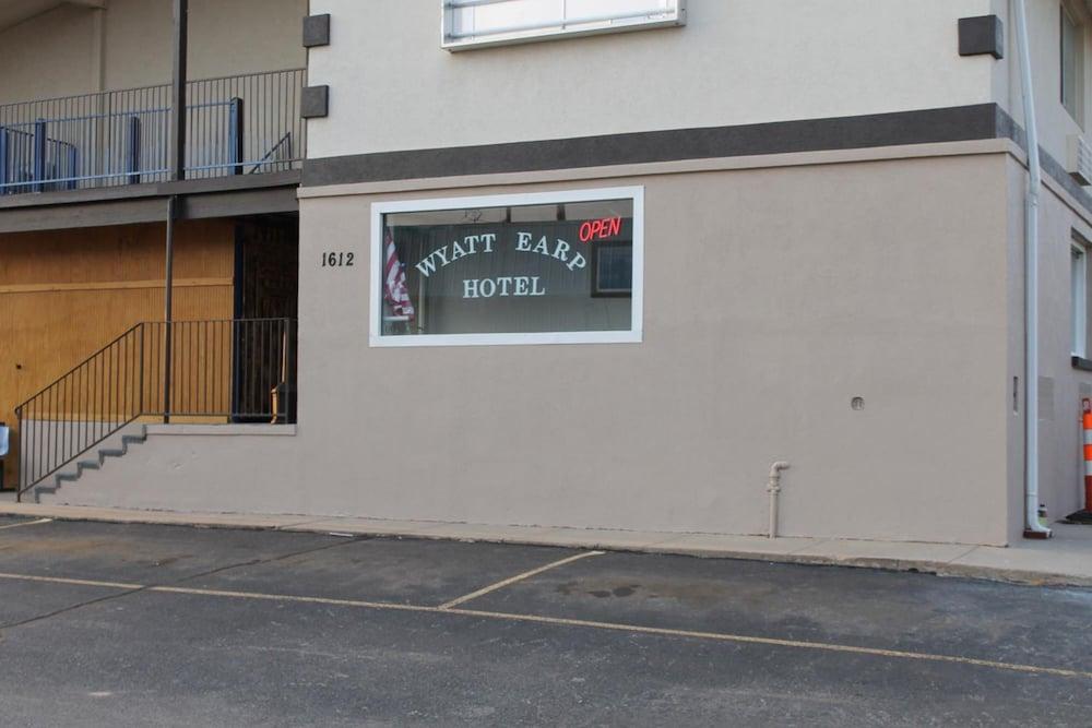 Wyatt Earp Hotel photo 5