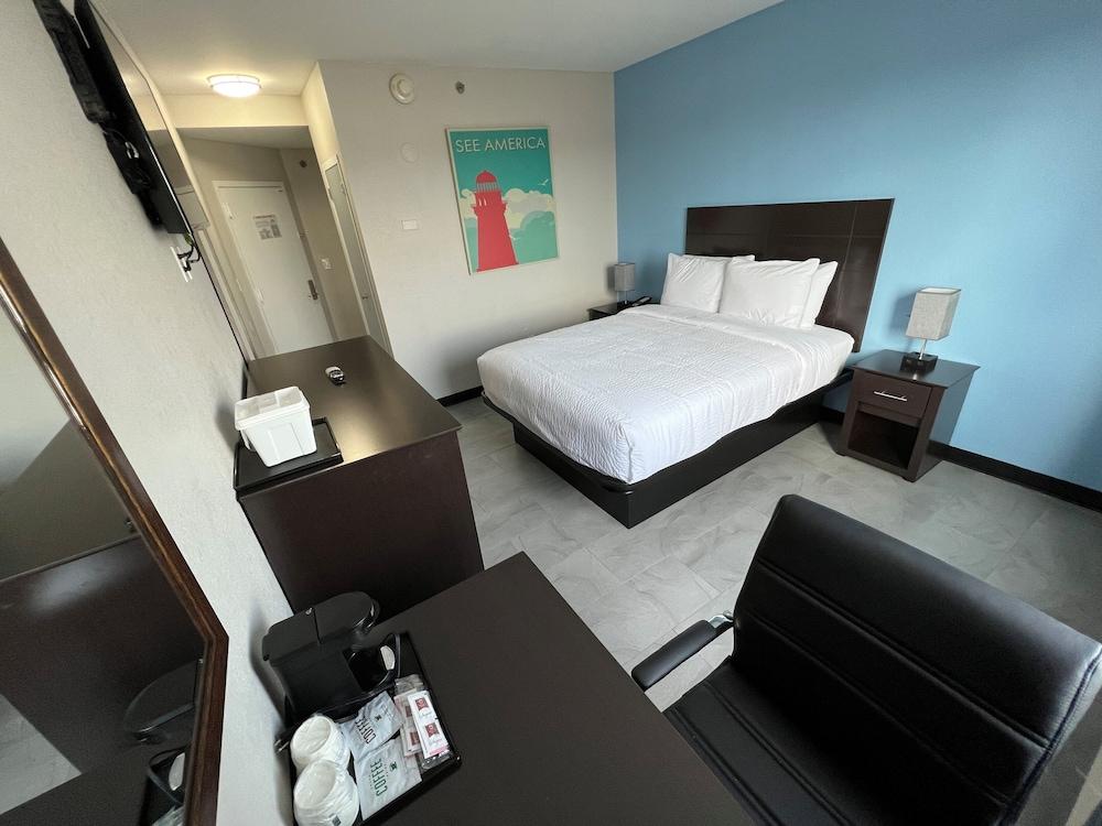Travelodge by Wyndham Ozone Park photo 8
