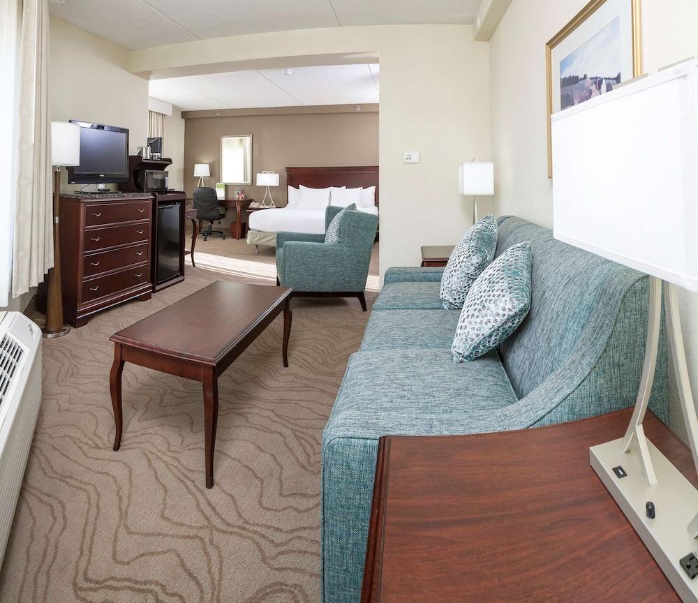 DoubleTree by Hilton Boston - Milford photo 16