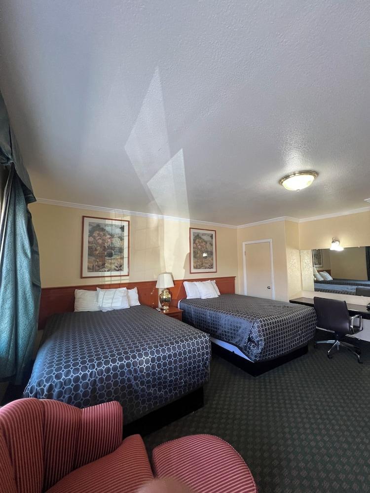 Budget inn photo 2