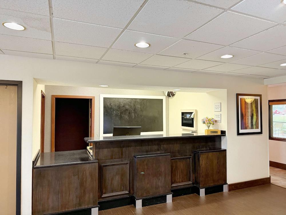 SureStay by Best Western Forsyth Decatur photo 7