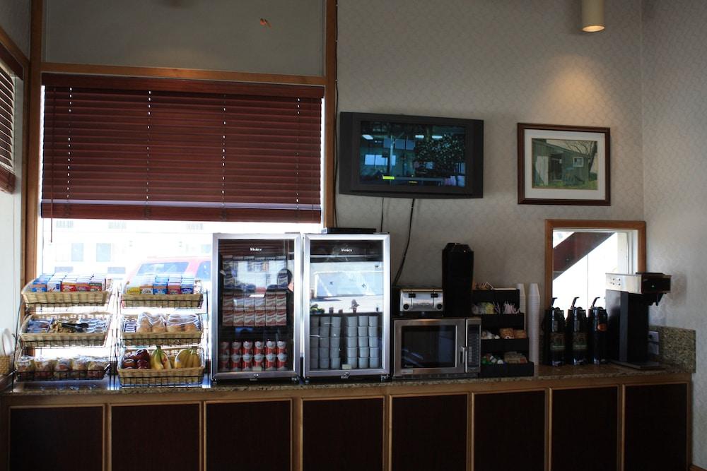 Holiday Motel photo 29
