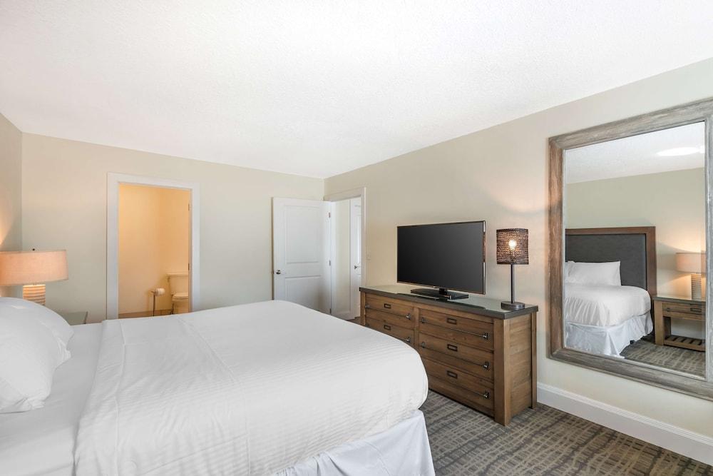 Best Western Plus University Park Inn & Suites photo 85