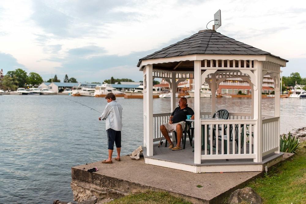 Capt. Thomson's Resort photo 32