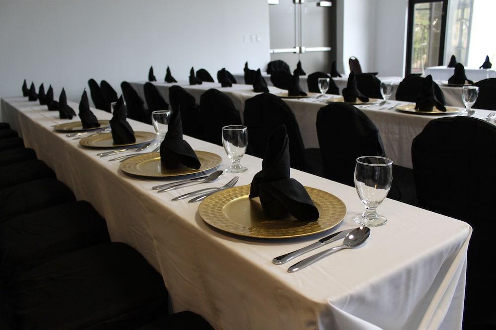 Regalia Hotel & Conference Center photo 28