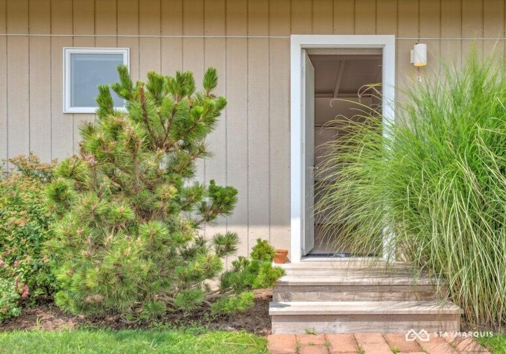 435 East Lake photo 14