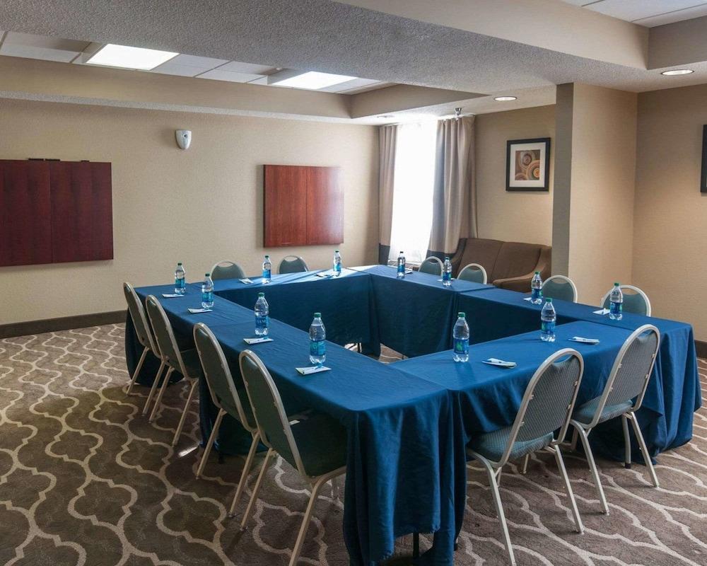 Comfort Inn & Suites LaGrange East photo 6