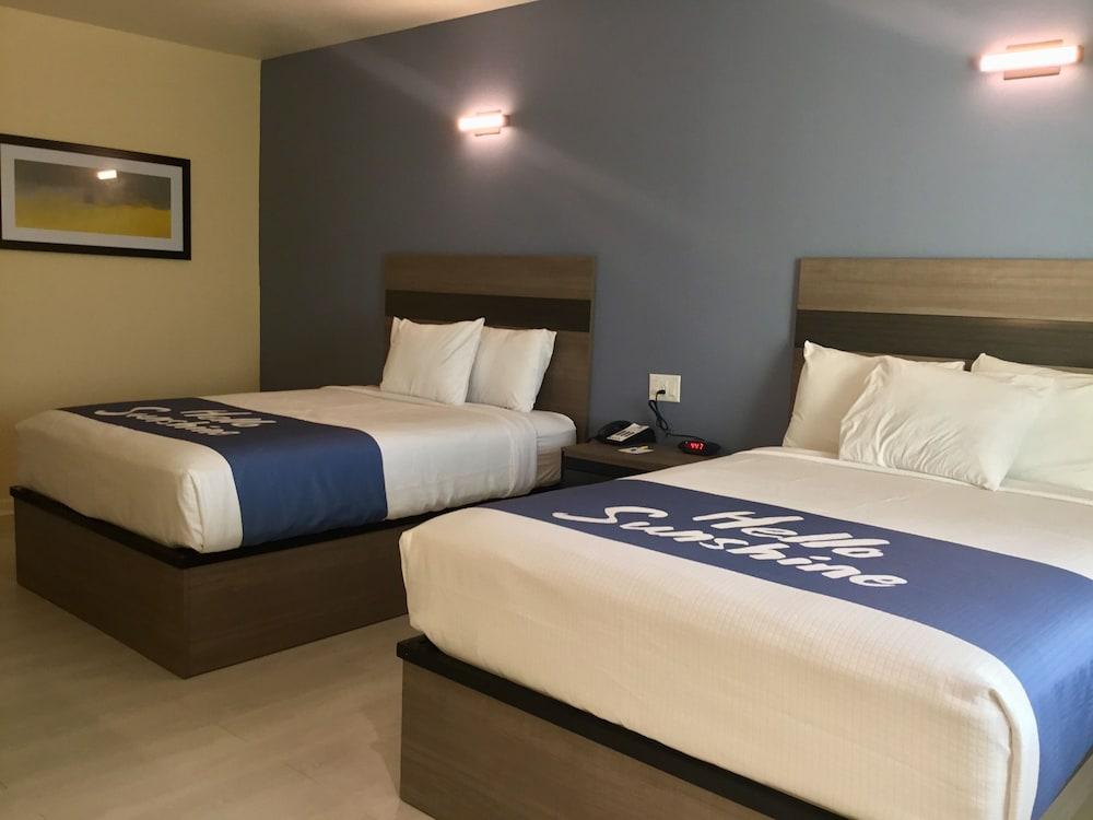 Days Inn by Wyndham Freeport photo 35